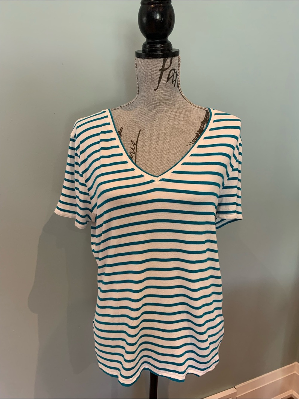 Tahari White and Teal Striped V-Neck Short Sleeve Top